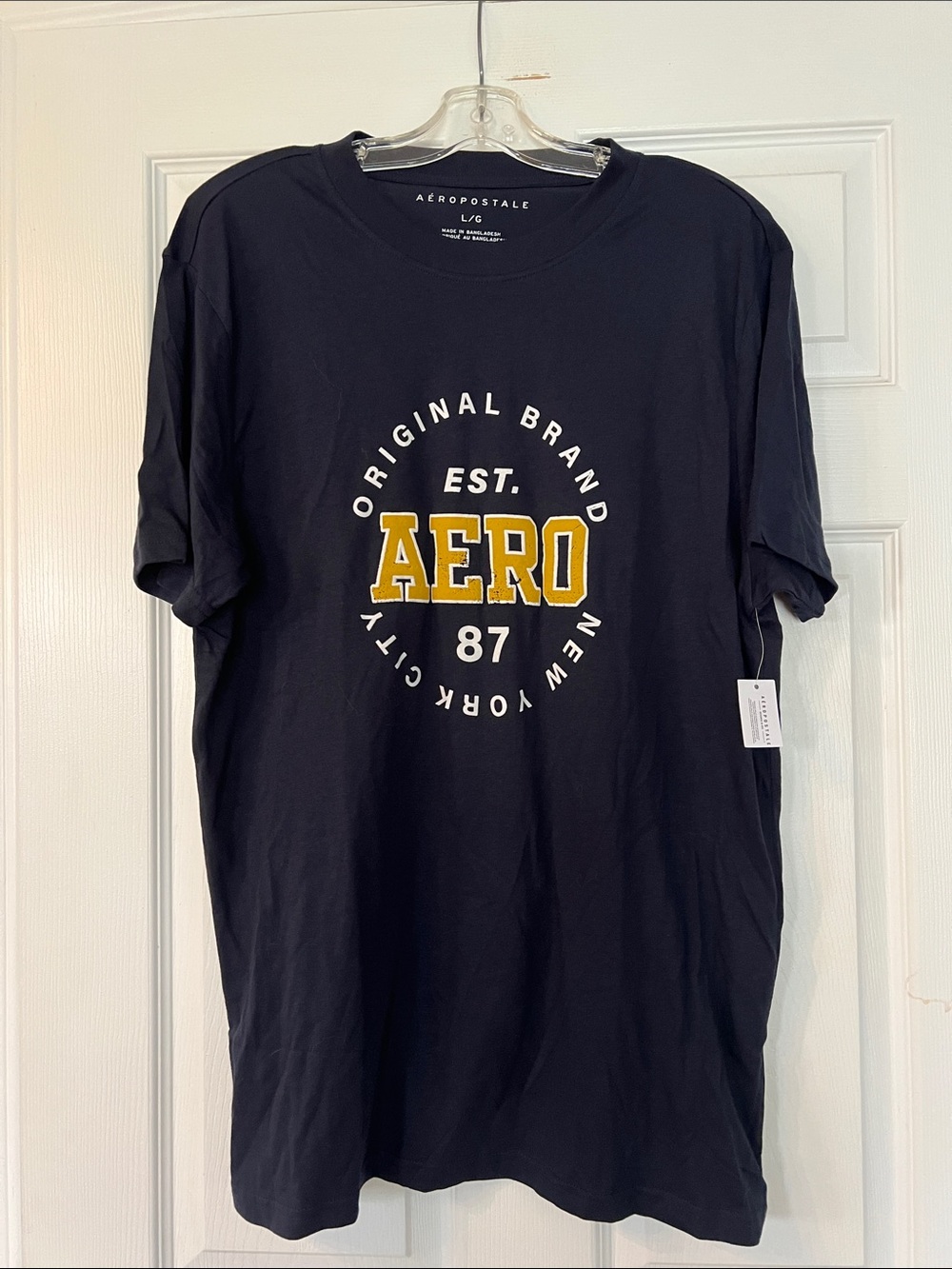 Aeropostale Men's Navy Tee with Yellow AERO Graphic